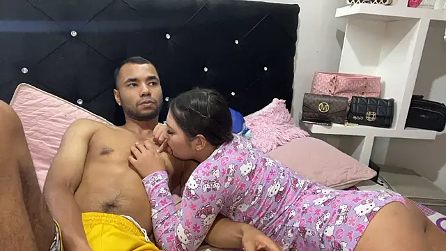 Hot2gether69 online show from March 2026 04:27:01 AM