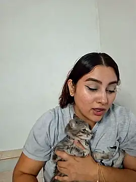 Mia fox29 online show from November 2025 01:17:01 PM