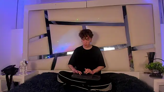 Genesis ask online show from November 2025 12:44:01 AM