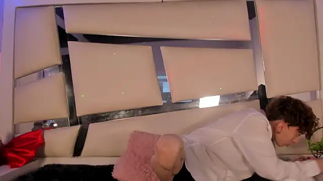 Genesis ask online show from December 2025 04:44:02 AM