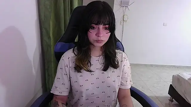 Annagoth  online show from November 2025 10:03:02 PM