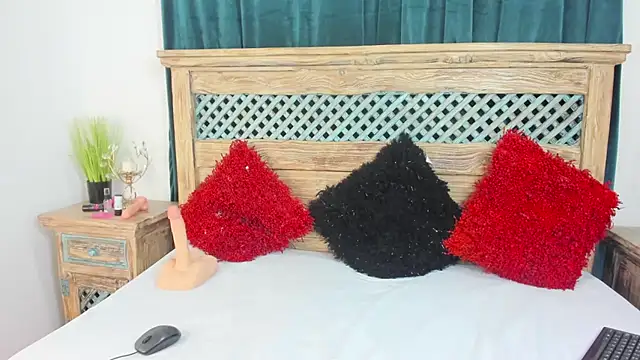 Cassandra Armani online show from February 2026 03:40:02 AM