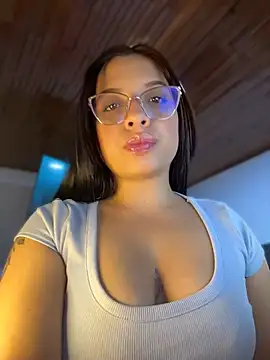Im Saraaaa online show from July 2026 09:47:02 PM