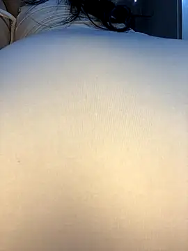 Im Saraaaa online show from November 2025 10:02:01 PM