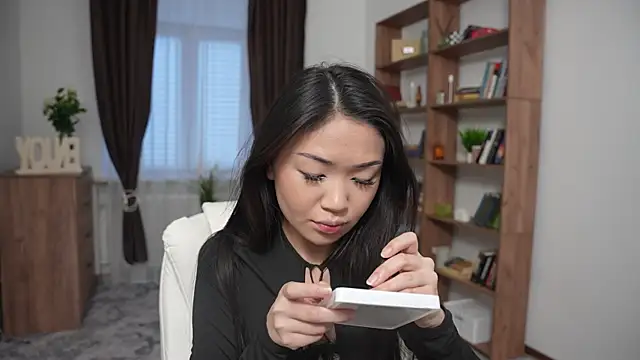 OnieClose online show from December 2025 07:43:01 AM