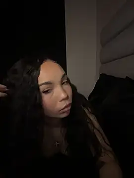 nikkiloveee online show from February 2026 02:31:02 AM