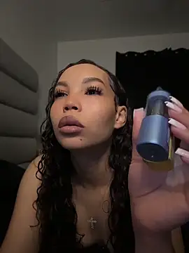 nikkiloveee online show from May 2026 03:54:02 AM
