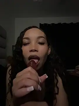 nikkiloveee online show from May 2026 04:16:02 AM