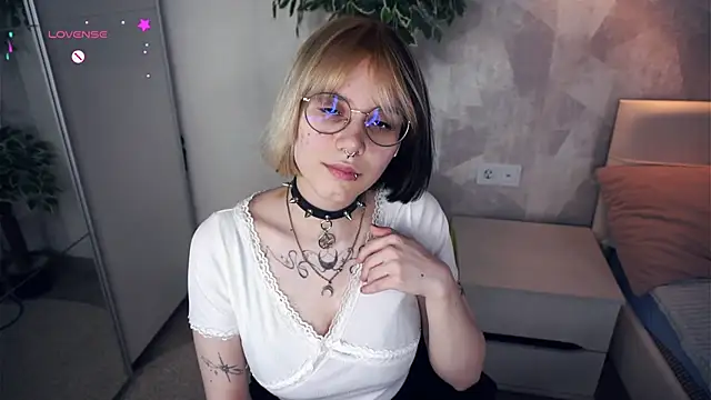 Snapshot of KellePourier chatting on February 2026 06:37:02 PM KellePourier online show from February 2026 06:37:02 PM