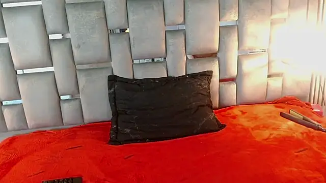 Snapshot of Memi_xxx chatting on November 2025 10:43:02 PM Memi xxx online show from November 2025 10:43:02 PM