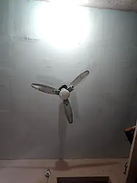 CUTE-GIRL-1 online show from November 2025 04:30:01 PM