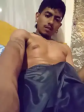 SkinniYamo online show from March 2026 05:10:02 AM