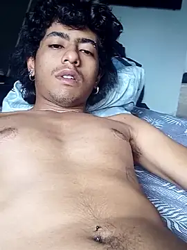 Snapshot of SkinniYamo chatting on February 2026 04:42:02 PM SkinniYamo online show from February 2026 04:42:02 PM