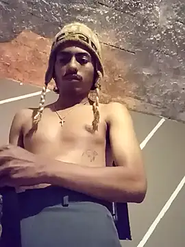 SkinniYamo online show from April 2026 02:41:01 AM