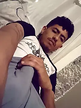 SkinniYamo online show from March 2026 05:34:02 AM