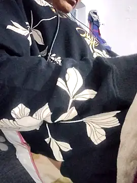 Hot-Rubyy online show from December 2025 05:44:01 PM