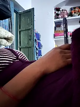 Hot-Rubyy online show from February 2026 09:33:02 AM