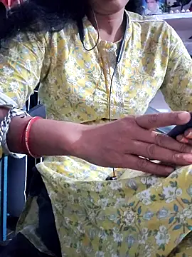 Hot-Rubyy online show from March 2026 10:38:01 AM