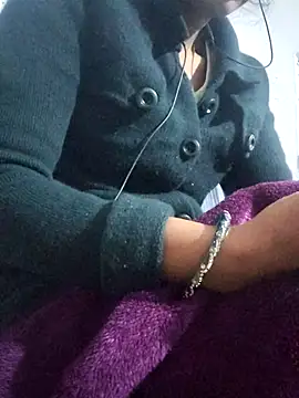 Hot-Rubyy online show from January 2026 05:49:02 PM