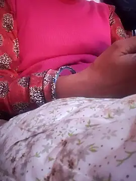 Hot-Rubyy online show from January 2026 04:43:02 PM