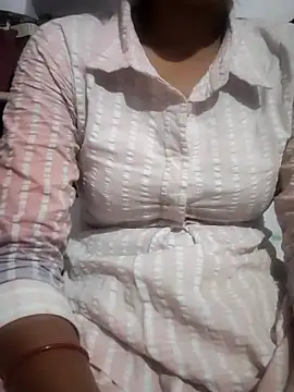 Hot-Rubyy online show from April 2026 06:32:01 PM