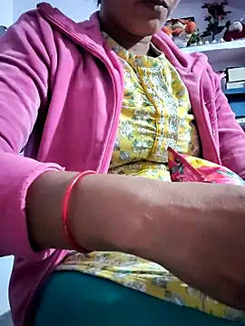 Hot-Rubyy online show from February 2026 05:47:02 PM