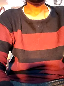 Hot-Rubyy online show from November 2025 03:57:02 PM