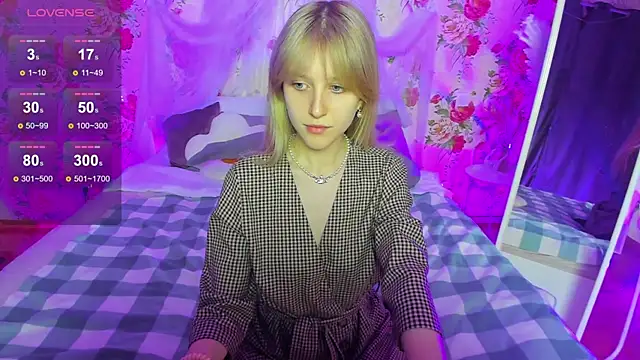 Snapshot of KissChristie__ chatting on November 2025 06:12:02 PM KissChristie online show from November 2025 06:12:02 PM