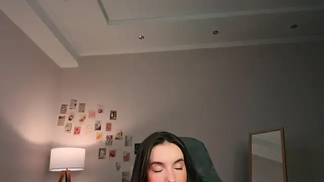 yourfrenchteacher online show from November 2025 04:56:01 AM