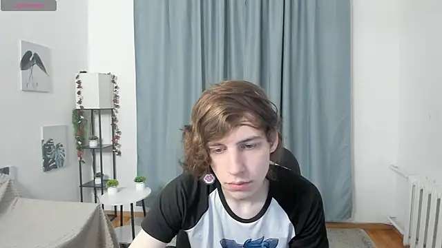 AvenGlow online show from December 2025 05:13:01 AM