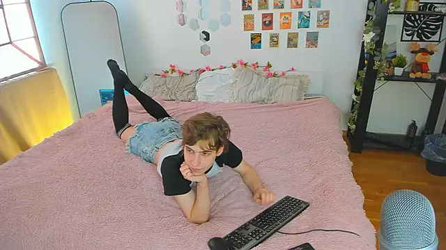 AvenGlow online show from March 2026 05:53:02 AM