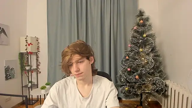 AvenGlow online show from December 2025 05:09:01 AM