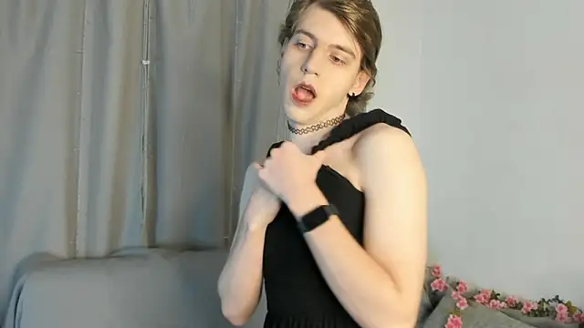 AvenGlow online show from February 2026 08:41:02 PM