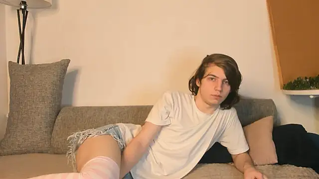 AvenGlow online show from February 2026 05:27:02 AM