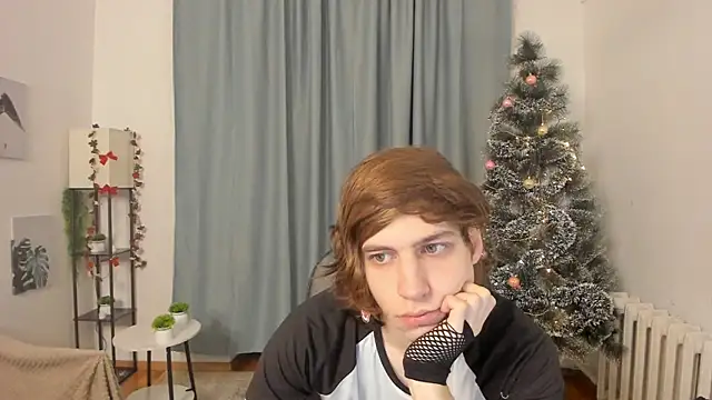 AvenGlow online show from December 2025 04:59:01 AM