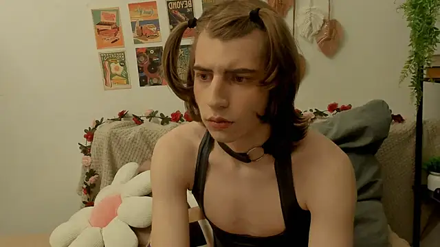 AvenGlow online show from February 2026 06:00:02 AM