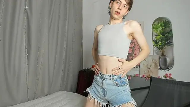 AvenGlow online show from March 2026 03:02:01 PM