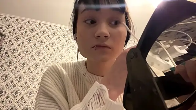 Snapshot of SofiaDreams09 chatting on November 2025 03:17:01 PM SofiaDreams09 online show from November 2025 03:17:01 PM