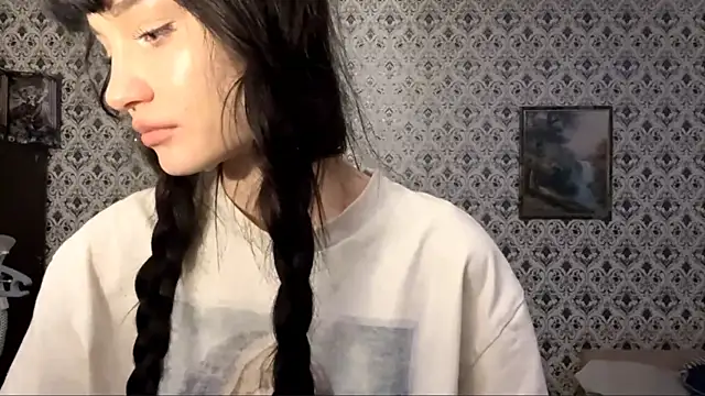 Snapshot of SofiaDreams09 chatting on November 2025 01:55:02 PM SofiaDreams09 online show from November 2025 01:55:02 PM