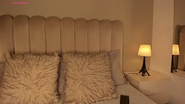 Melanie hillz online show from March 2026 07:14:01 PM