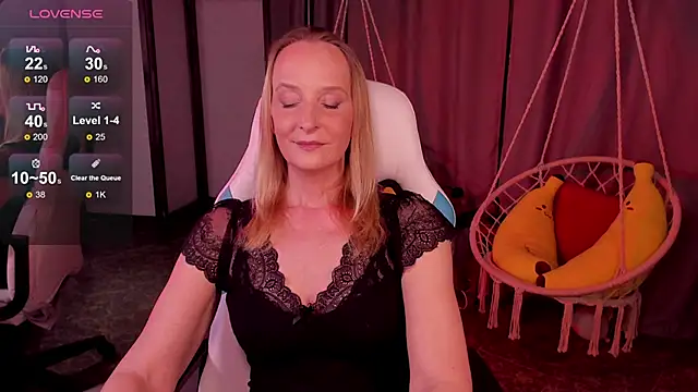 ScarlettPalmer online show from April 2026 12:11:01 PM