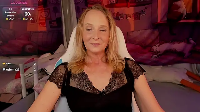 ScarlettPalmer online show from June 2026 11:00:01 AM