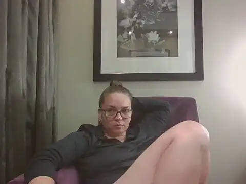 lilMissMarli online show from November 2025 09:36:02 AM