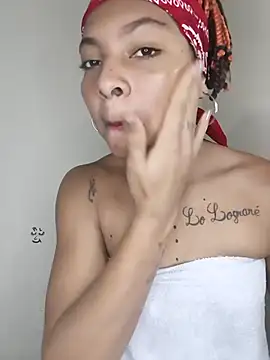 Snapshot of leona_sumiza chatting on November 2025 06:35:02 PM leona sumiza online show from November 2025 06:35:02 PM