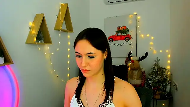 MakeYoueHappy online show from December 2025 06:52:01 PM