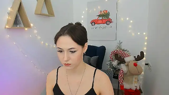 MakeYoueHappy online show from December 2025 04:40:02 AM