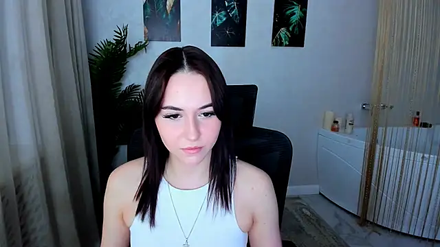 MakeYoueHappy online show from November 2025 11:54:01 AM