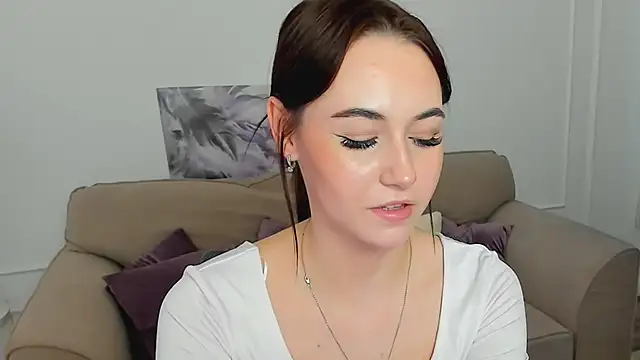 MakeYoueHappy online show from November 2025 12:04:02 PM