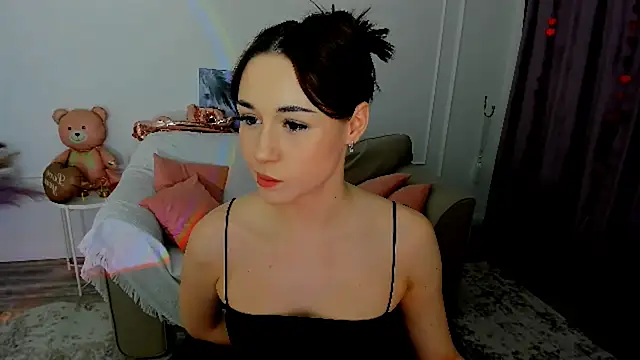 MakeYoueHappy online show from February 2026 07:36:02 PM