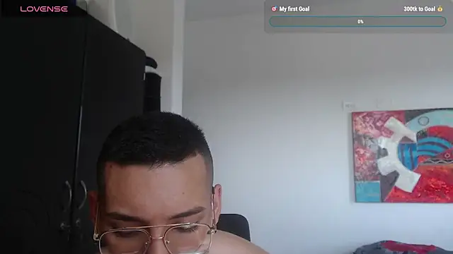 Snapshot of LucaVanden chatting on October 2025 02:05:01 PM LucaVanden online show from October 2025 02:05:01 PM